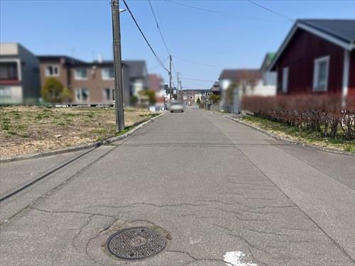 東側前面道路