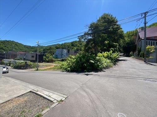 北西・北東側前面道路