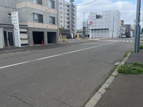 北側前面道路