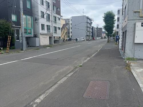 北側前面道路
