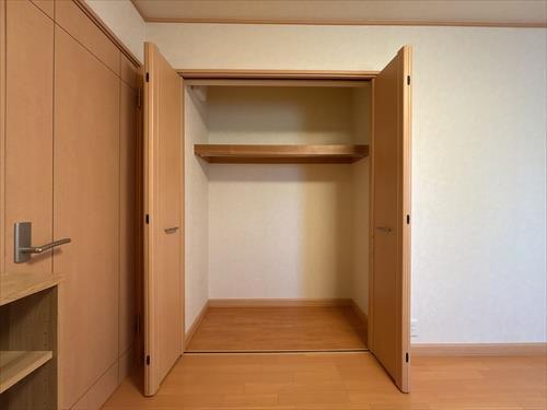 洋室7.4帖収納