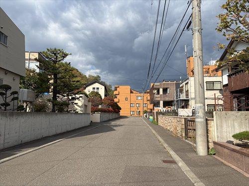 南西側前面道路