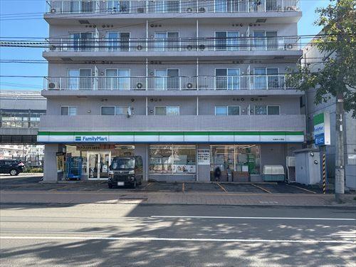 ファミリーマート札幌澄川4条店410m
