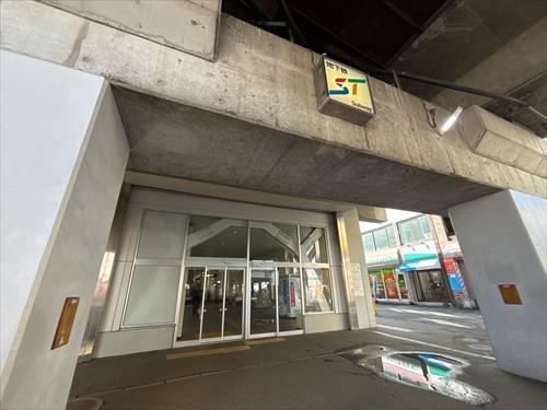 地下鉄南北線「澄川」駅東出口