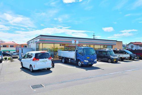 セブンイレブン川崎布田店まで210ｍ