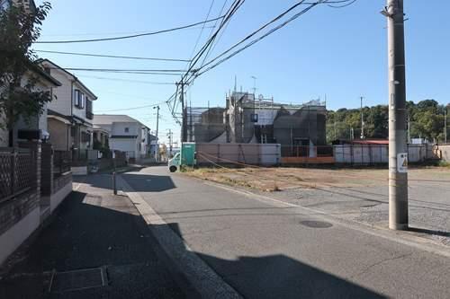 【現地前面道路2025年11月撮影】