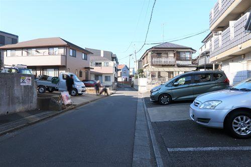 【現地前面道路2025年11月撮影】