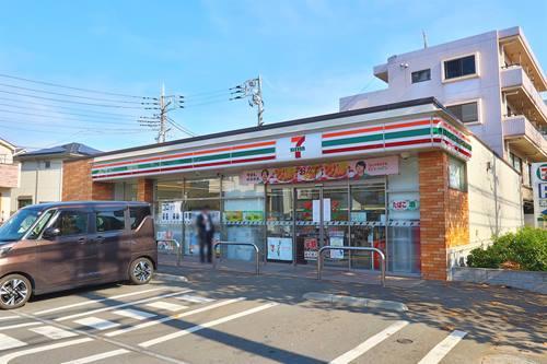 セブンイレブン横浜鴨志田店まで330ｍ