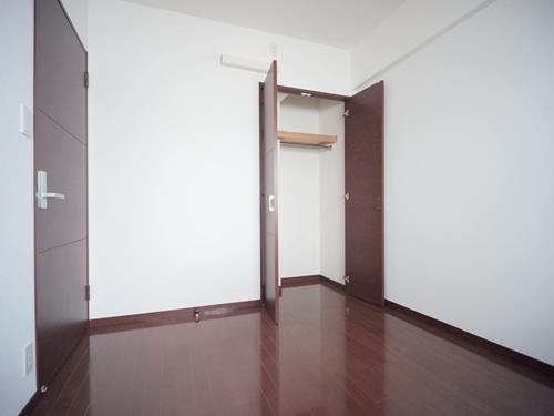 洋室 約5.1帖（収納）