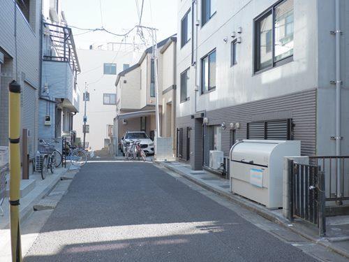 前面道路（2026年1月 撮影）