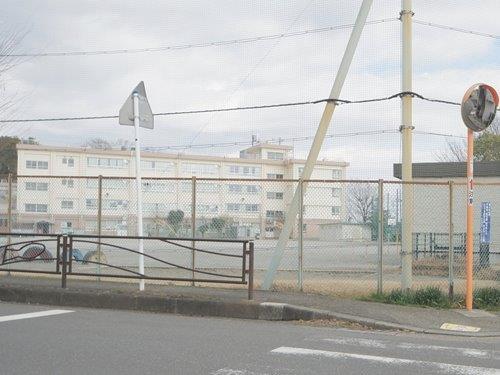 川崎市立千代ケ丘小学校 920m