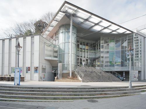 川崎市アートセンター 890m