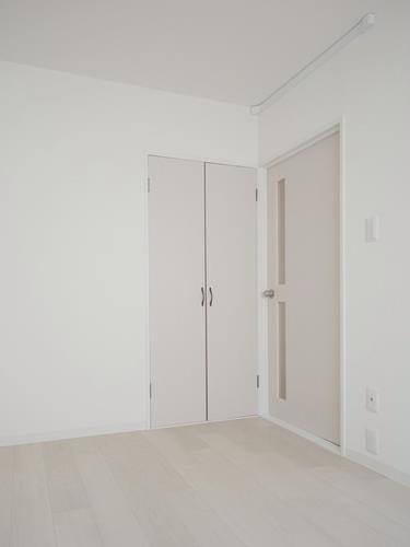 洋室 約5.6帖（物入）