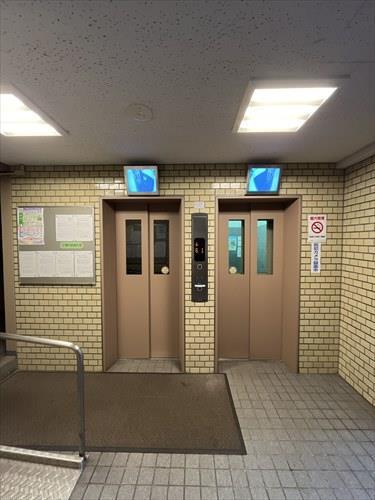 １階エレベーターホール