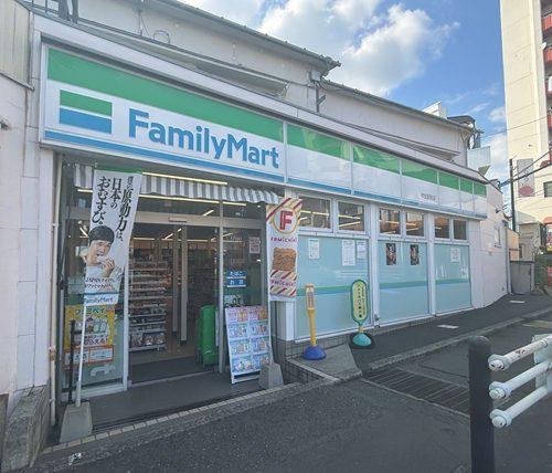 ファミリーマート柿生駅前店まで720ｍ