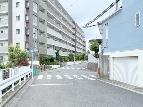 前面道路（撮影 2026.05）