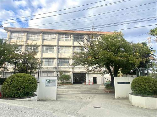 西宮市苦楽園小学校まで1830ｍ