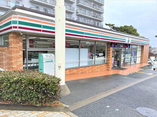 セブンイレブン神戸魚崎北町4 290ｍ