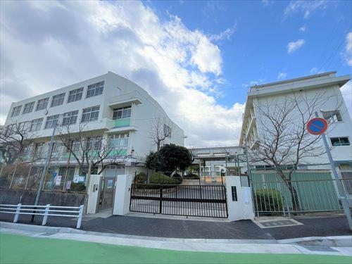 神戸市立渦が森小学校　870ｍ