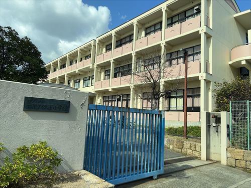 六甲アイランド小学校
