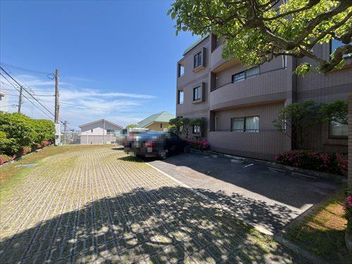 平面駐車場