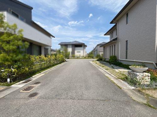 北側前面道路