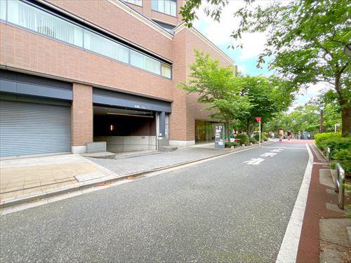 現地含む前面道路(目黒川側)