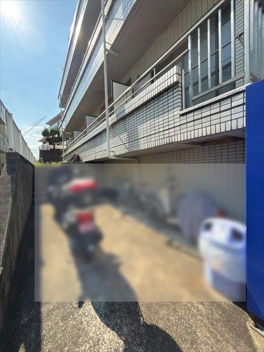 敷地内バイク置場