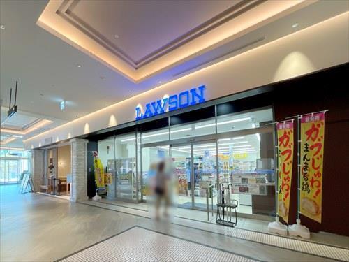 ローソン羽沢横浜国大駅前店まで90m