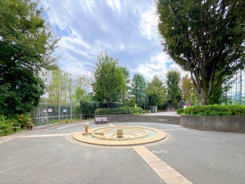 青山公園まで400m