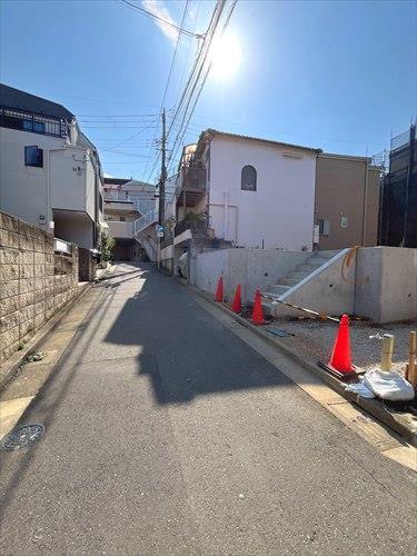 前面道路（2025年9月撮影）