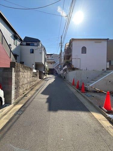 前面道路（2025年9月撮影）