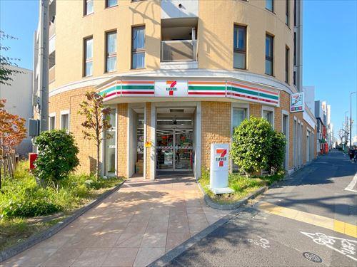 セブンイレブン世田谷新代田駅前店250m