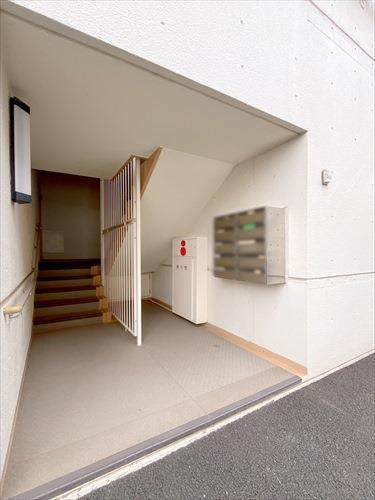 エントランス・ポスト