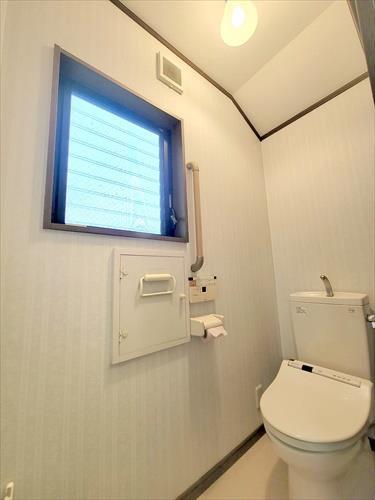 2階トイレ(ウォシュレット付き)