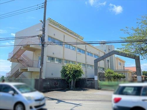 綾瀬市立綾北小学校まで1170m