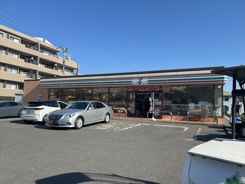 セブンイレブン横浜泉桂坂店まで800ｍ