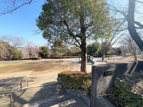 西が岡公園まで1090ｍ