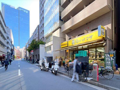 肉のハナマサ赤坂店まで440m