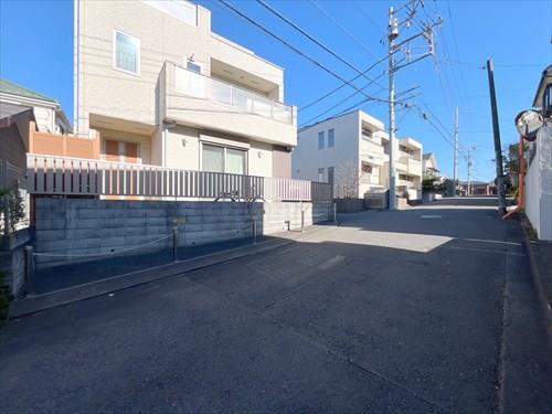 前面道路(2026年1月撮影)