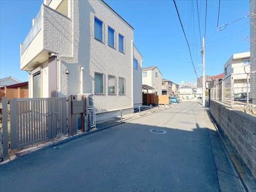 前面道路(2026年1月撮影)