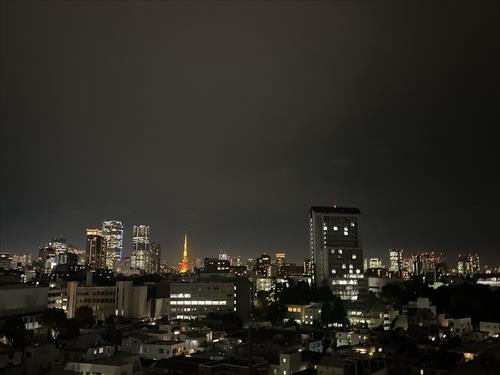 バルコニーからの眺望（夜景）