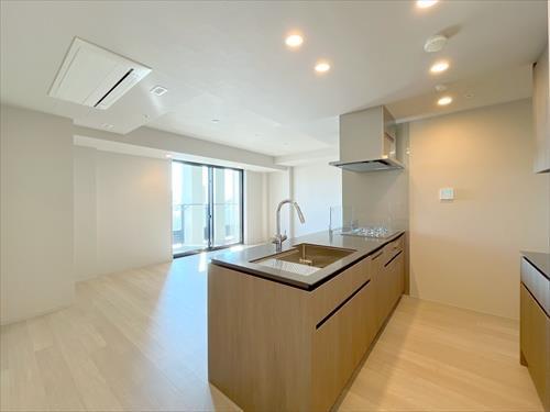 リビングダイニングキッチン(床暖房付き)