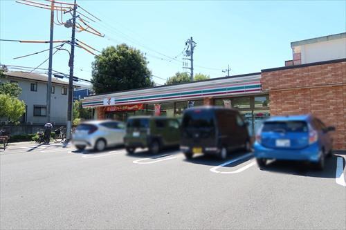 セブンイレブン多摩豊ヶ丘4丁目店270m