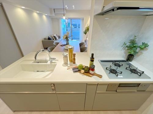 キッチン(食洗機・3口コンロ付き)