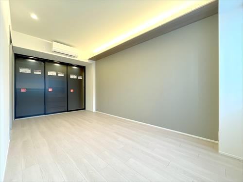 洋室約8帖・収納