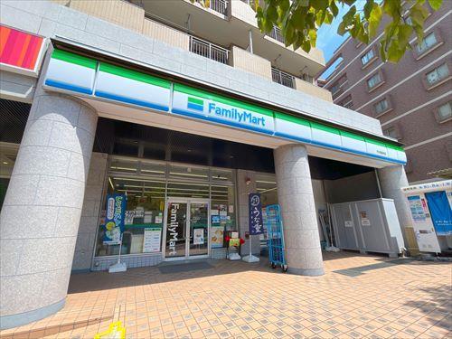 ファミリーマート市が尾駅前店まで640ｍ