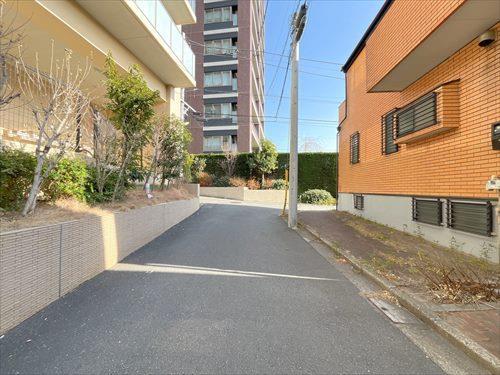 前面道路(2026年1月撮影)