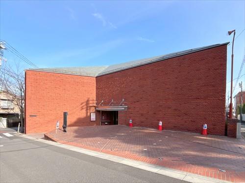 長谷川町子美術館まで560m