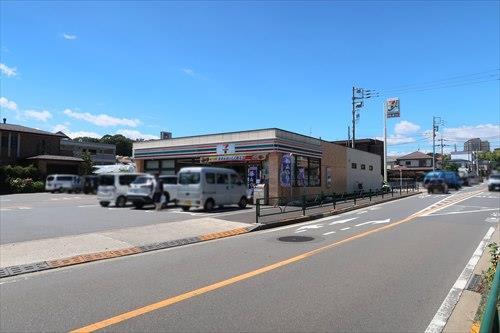 セブンイレブン八王子館町店まで1070m